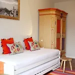 Chevailler Apartment